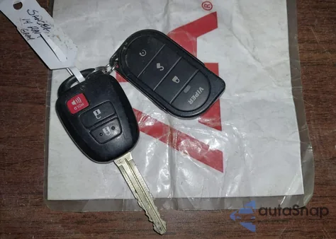 2014 Toyota Rav4 Xle z USA, uszkodzony, nr VIN 2T3RFREV8EW154652